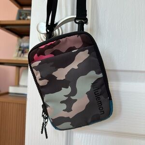lululemon athletica Camo Belt Bag - Black and Pink